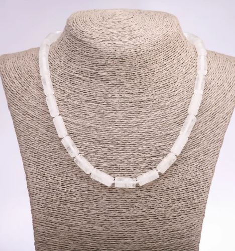 Colier din cristal de munte, formă cilindrică, diametrul 8×17 mm, lungime 47 cm