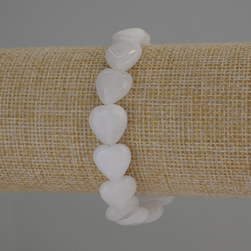 Brățară din cuarț alb în formă de inimă, diametrul aproximativ 12x12 mm, lungime 18 cm, elastică