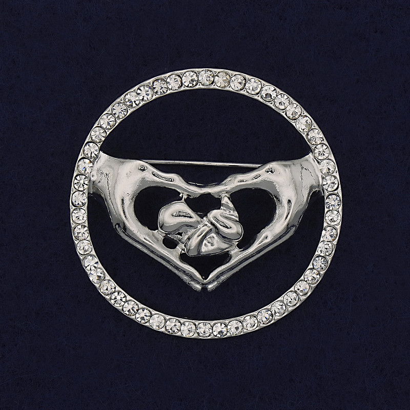 Broșă Inimă cu strasuri albe, metal argintiu 38mm+