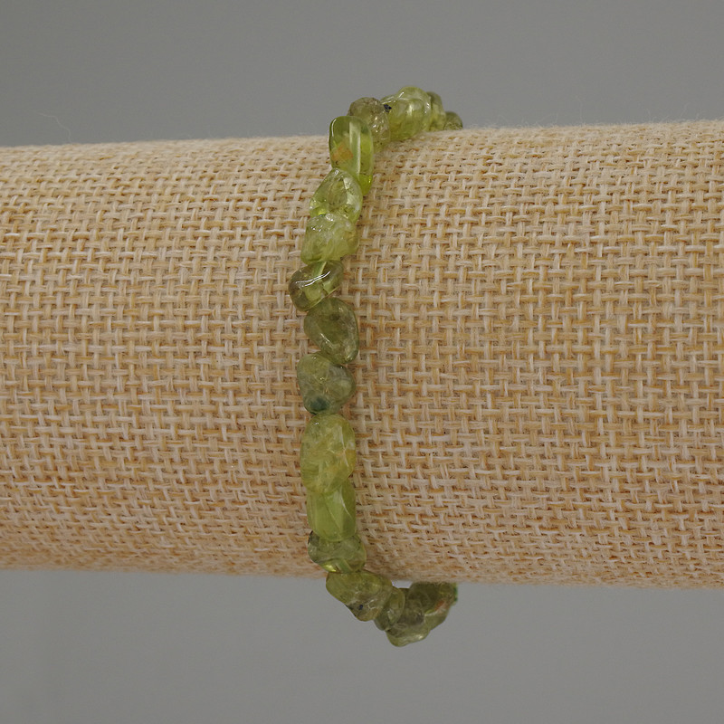 Brățară cu crizolit fațetată, diametru 6-10×6 mm, lungime 18 cm, elastic