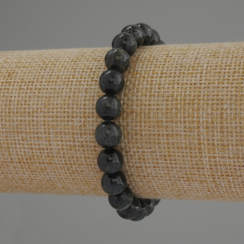 Brățară din fuksit smarald (muscovită), mărgele netede, diametrul 8 mm, lungime 18 cm, pe elastic