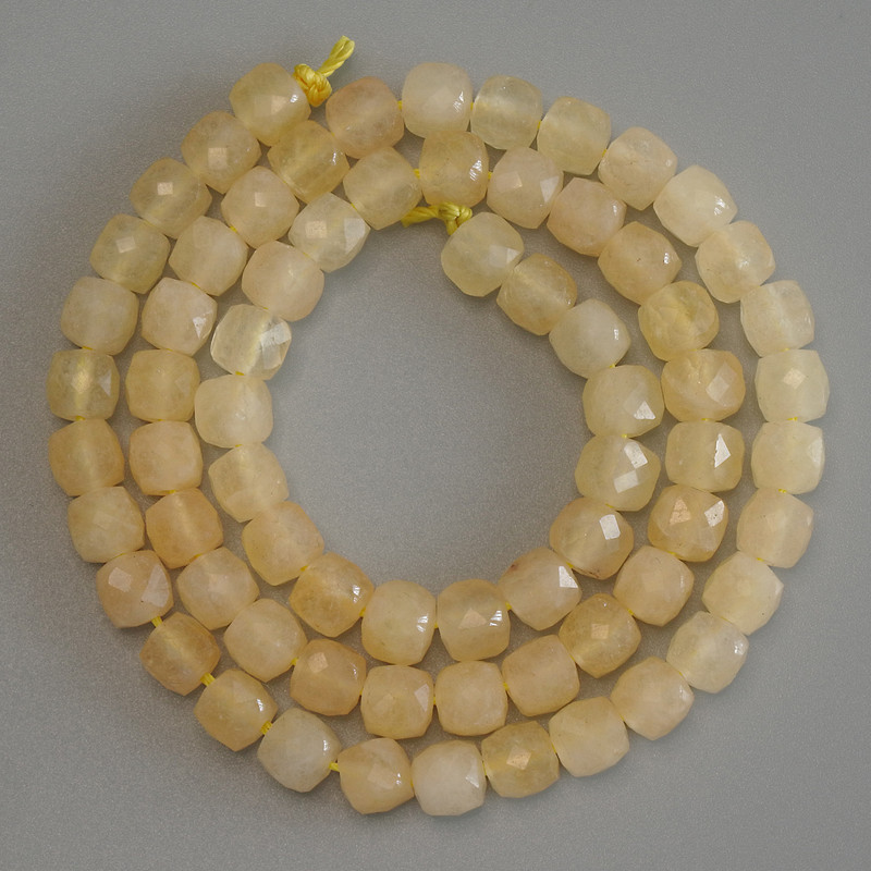 Mărgele citrin, cuburi cu fațete 5x5 mm, pe șnur, lungime 37 cm