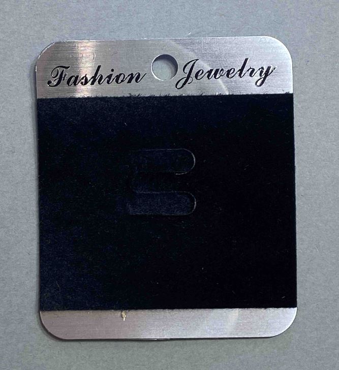 Planșetă pentru broșă din catifea neagră 7×6 cm, plastic negru, 100 bucăți