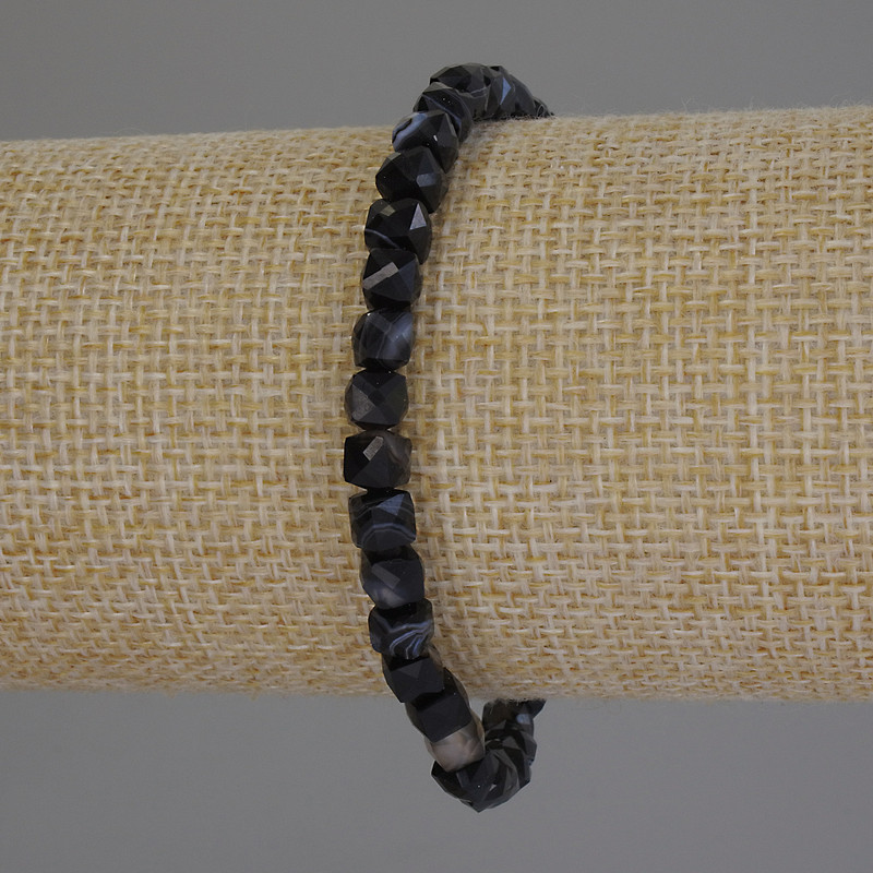 Brățară din agat tăiat cuburi, diametru 5×5 mm, lungime 18 cm, pe elastic