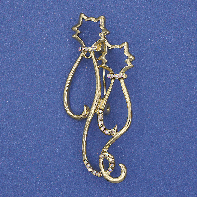 Broșă „Pisici” cu strasuri curcubeu, culoare auriu mat, metal auriu, 58x26 mm+