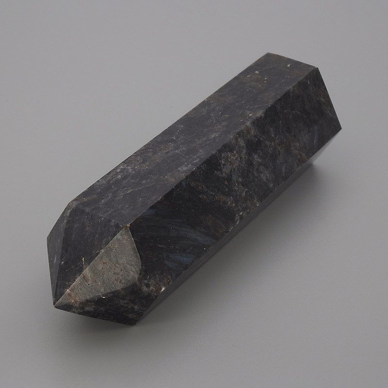 Creion suvenir din piatră naturală Nuumit 93×27 mm ± asortiment de dimensiuni (la 100 g.)