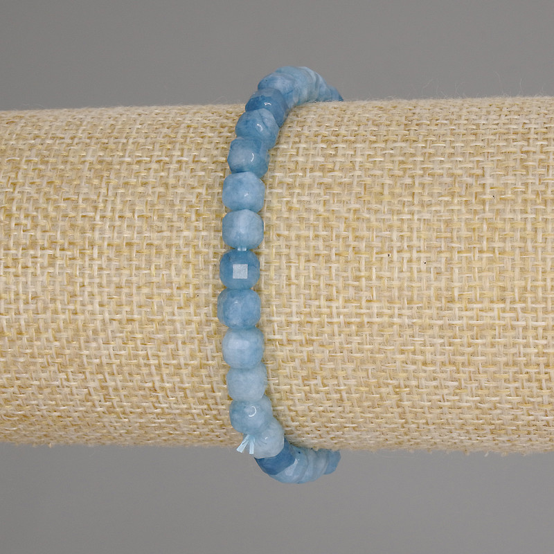 Браслет Аквамарин гранований кубик, діаметр 5х5мм+-, довжина 18см +- стрейч