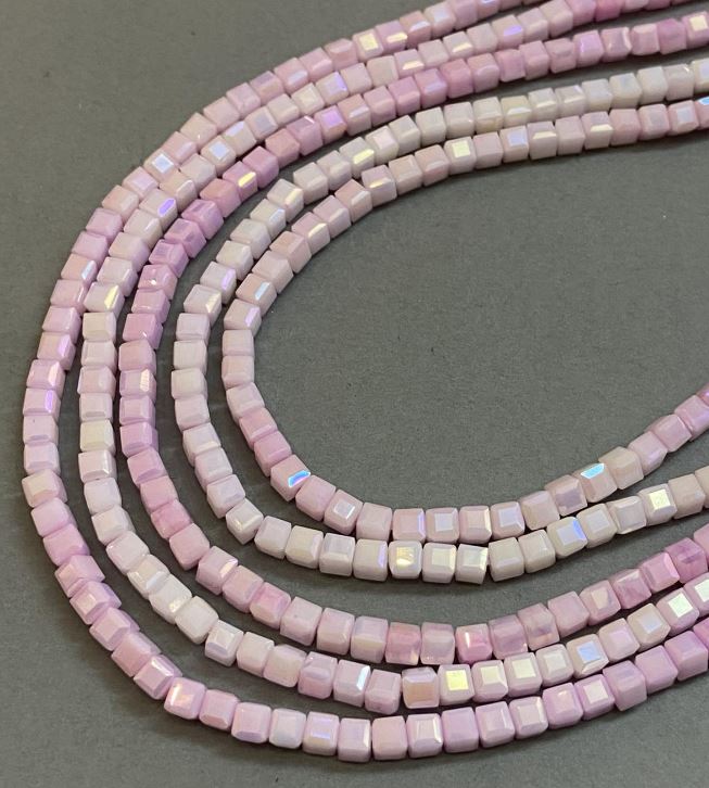 Mărgele din cristal ceh roz multicolor cu luciu petrol, pe șnur, cuburi cu fațete, diametrul 4x4 mm, lungime 38 cm +