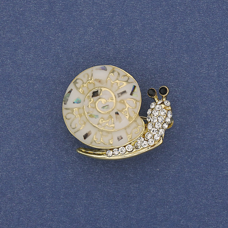 Broșă Melc cu haliozit, strasuri albe, culoare metalică aurie, 20×26 mm+