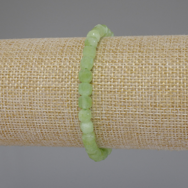 Brățară din crisopră și olivin, cuburi tăiate, diametru aproximativ 5×5 mm, lungime 18 cm, elastică