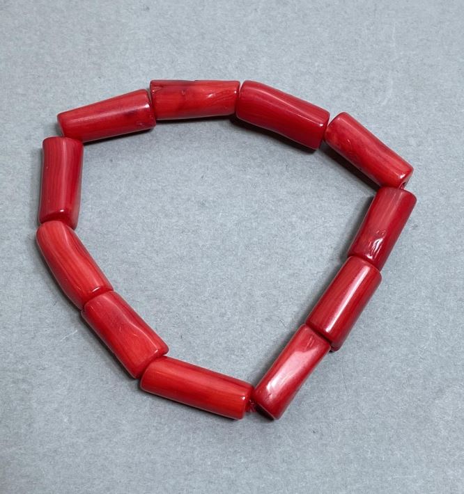 Brățară din coral tăiat, 18-22×9-12 mm, lungime 18 mm, pe elastic