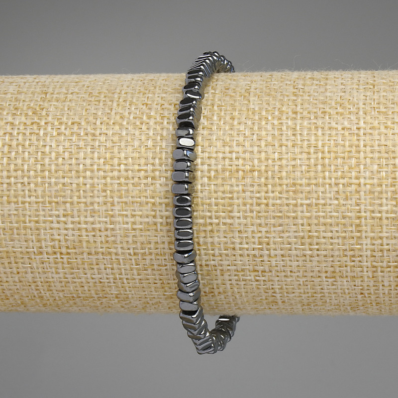 Brățară cu hematit, rondel pătrat 4×2 mm, lungime 18 cm, pe elastic