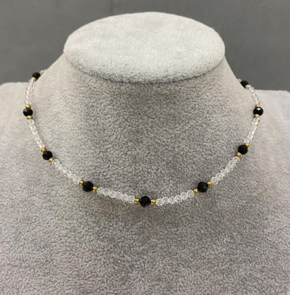 Colier choker din cristal ceh și turmalin, ronddele tăiate 3x2,5 mm și mărgele de turmalin de 4 mm, lungime 38 cm, lanț extensor de 5 cm