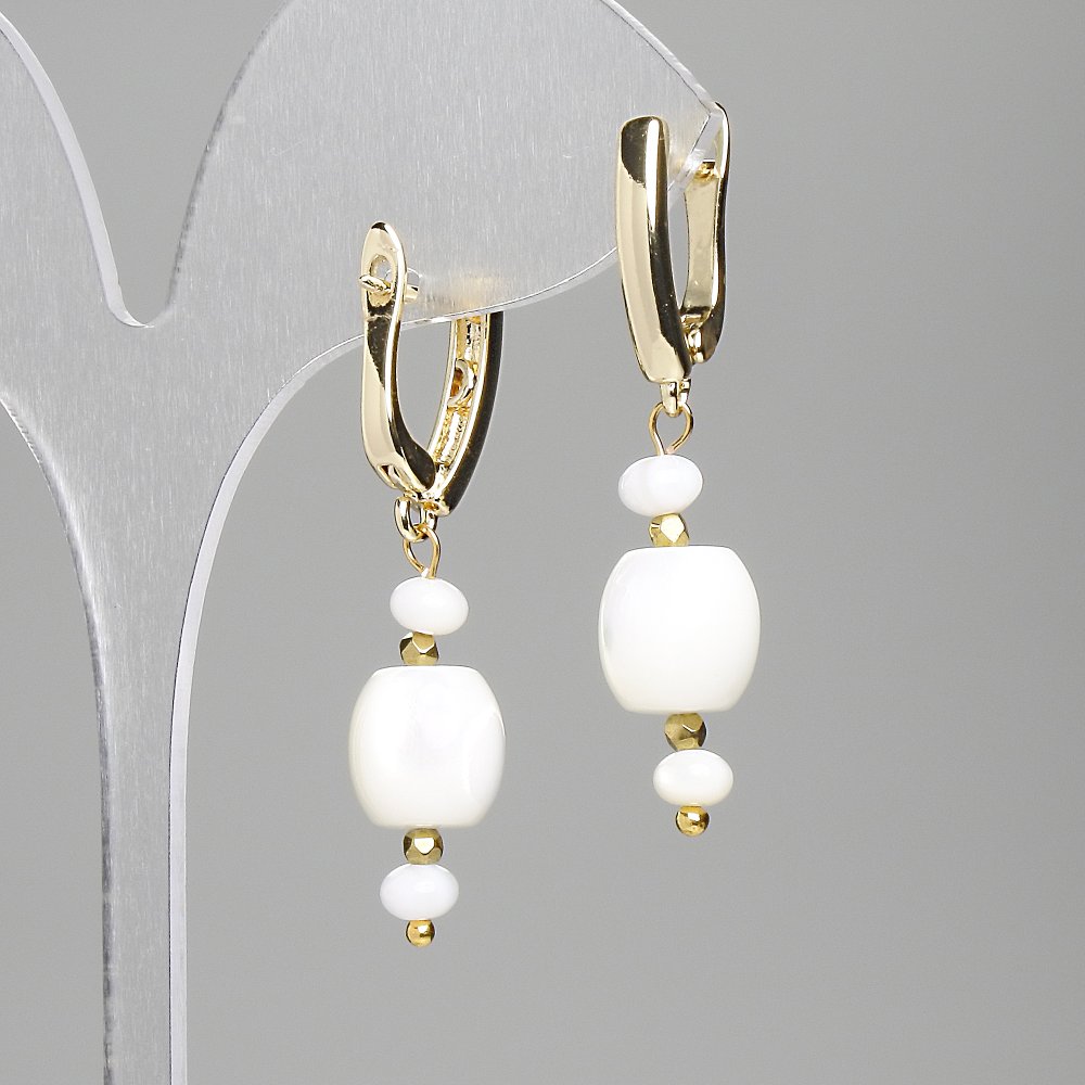 Cercei din sidef, formă butoi 10x9,5 mm+-, rondel 5x3 mm+- hematit multifațetat 2 mm+-, lungime 42 mm+-