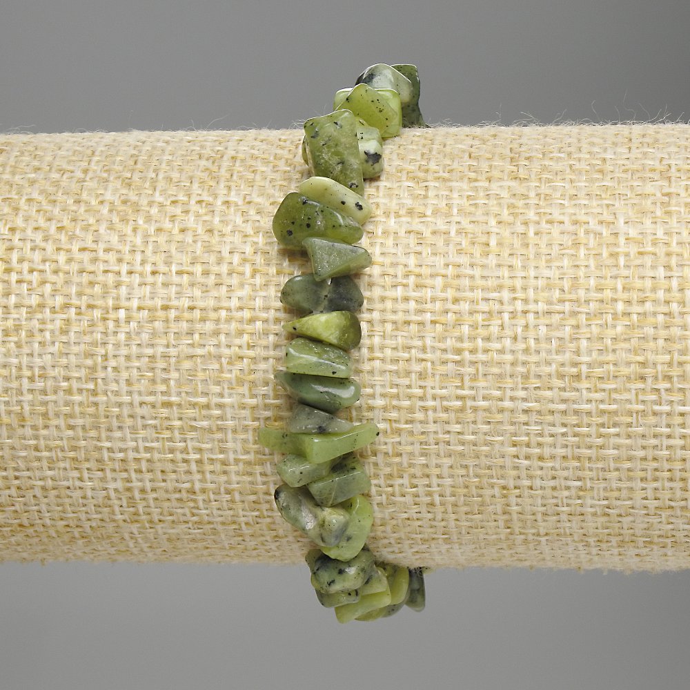 Brățară din jadeit – fragmente, diametrul 5–12×2–5 mm, lungime 18 cm, extensibil