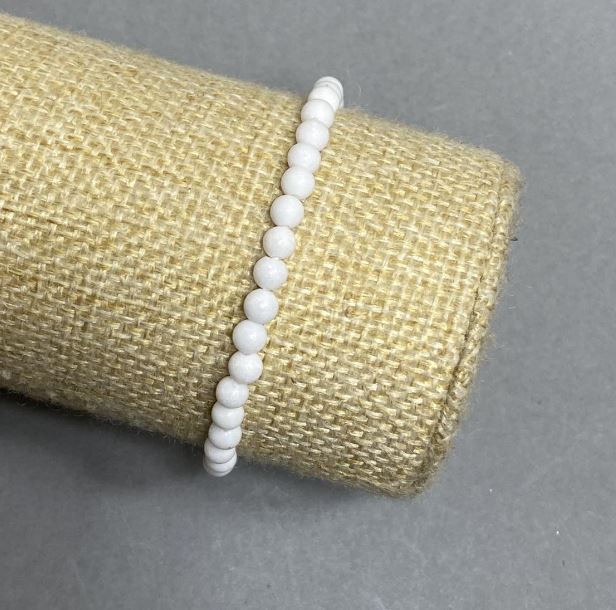 Brățară din agat, mărgele netede, diametru 4–5 mm, lungime 18 cm, elastică