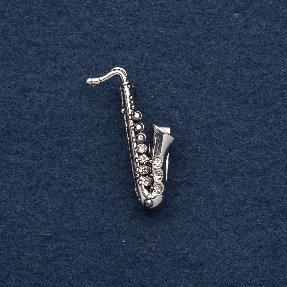 Broșă «Saxofon» 3×1 cm, culoare argint închis