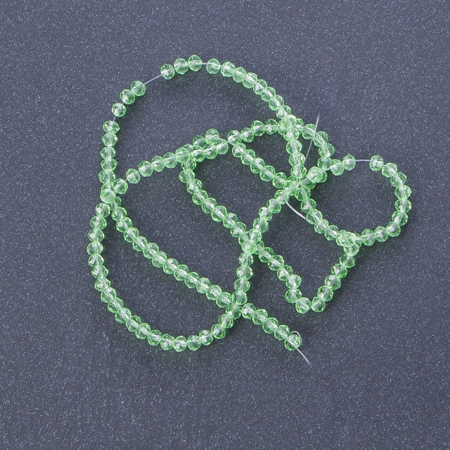 Mărgele din cristal ceh, transparente, verde deschis, lungime 37 cm, diametru 3–4 mm