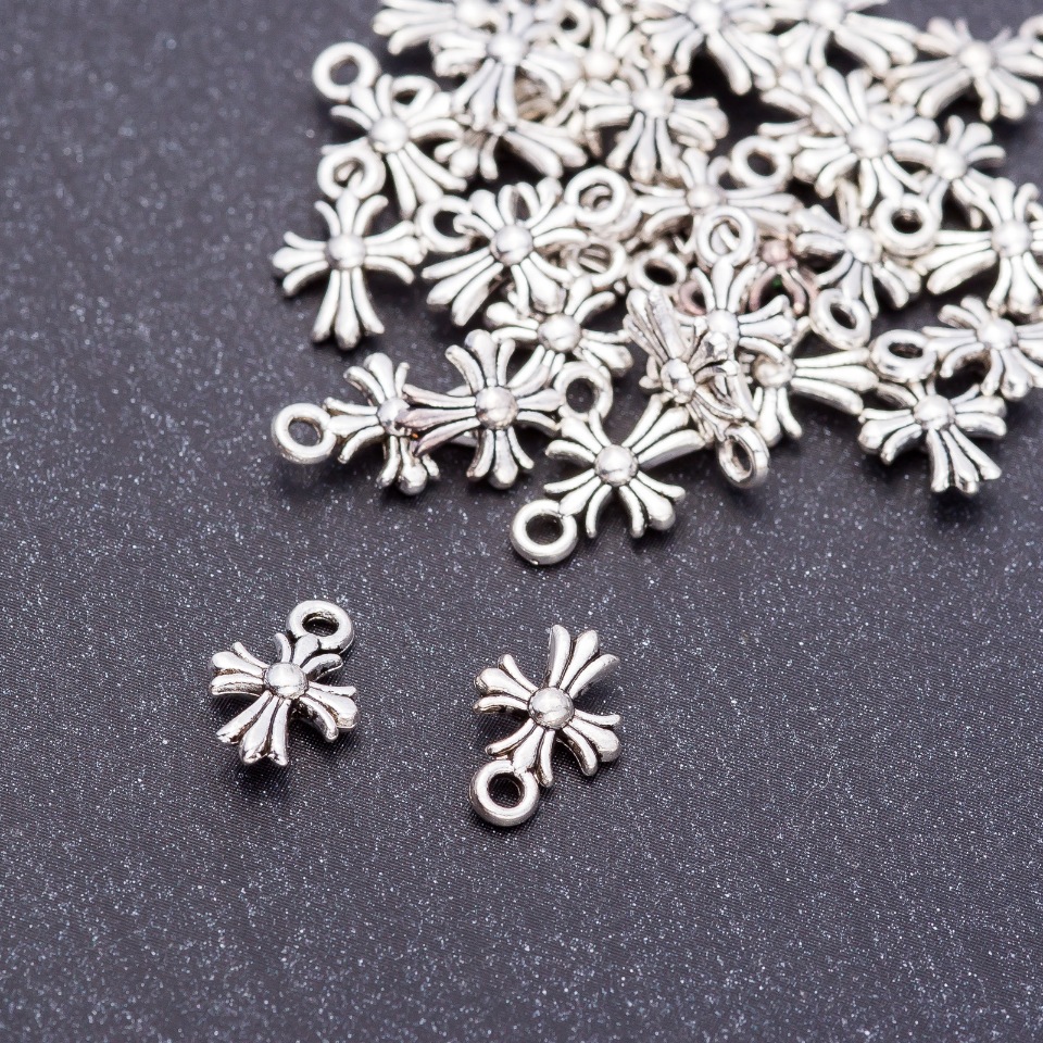 Furnitură pentru pandantiv în formă de Cruce, diametru 8 mm, lungime 12 mm, ambalaj 20 g, aproximativ 58 buc.