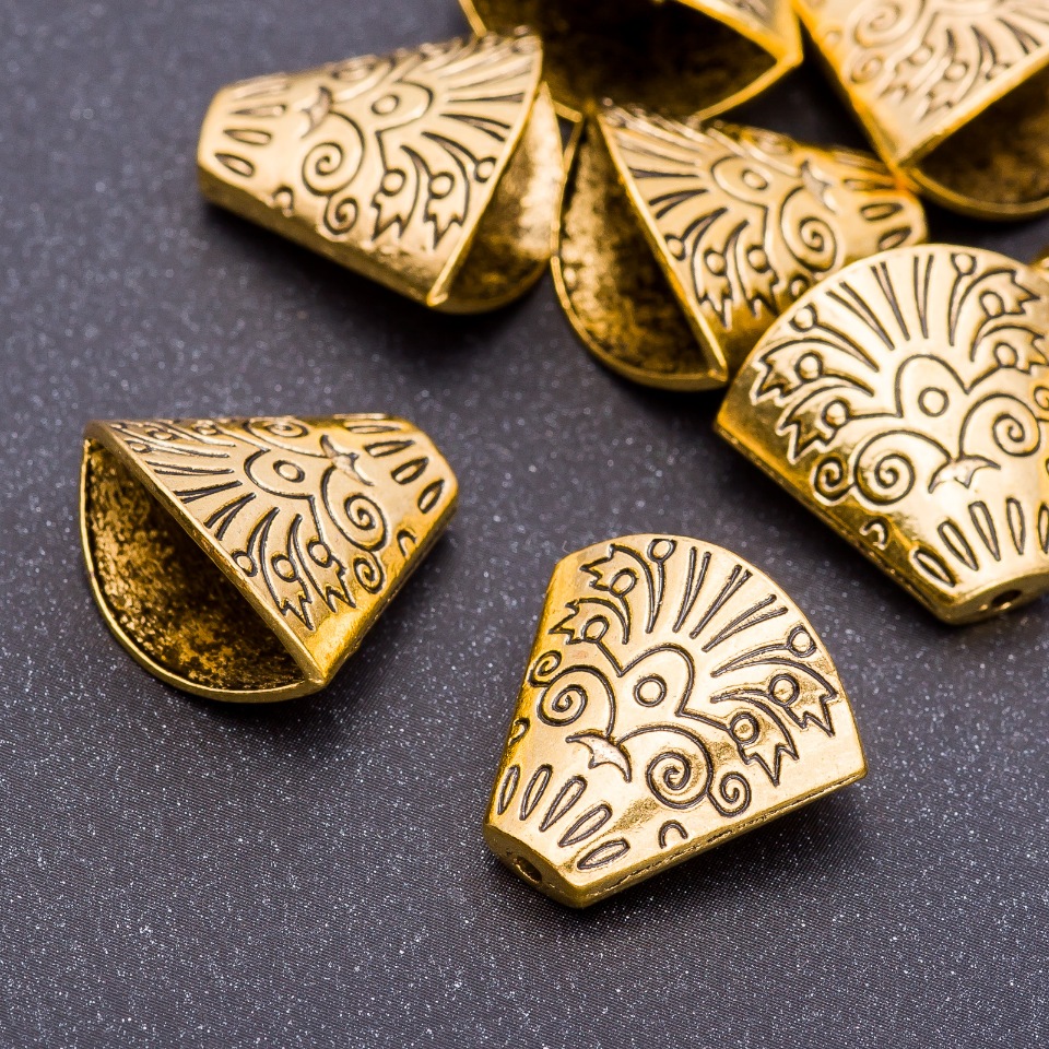 Furnitură capăt pentru mărgele în nuanță „aur antic”, diametru 18x19x7 mm, gaură de 5 mm, ambalare 20 g ± 6 buc.