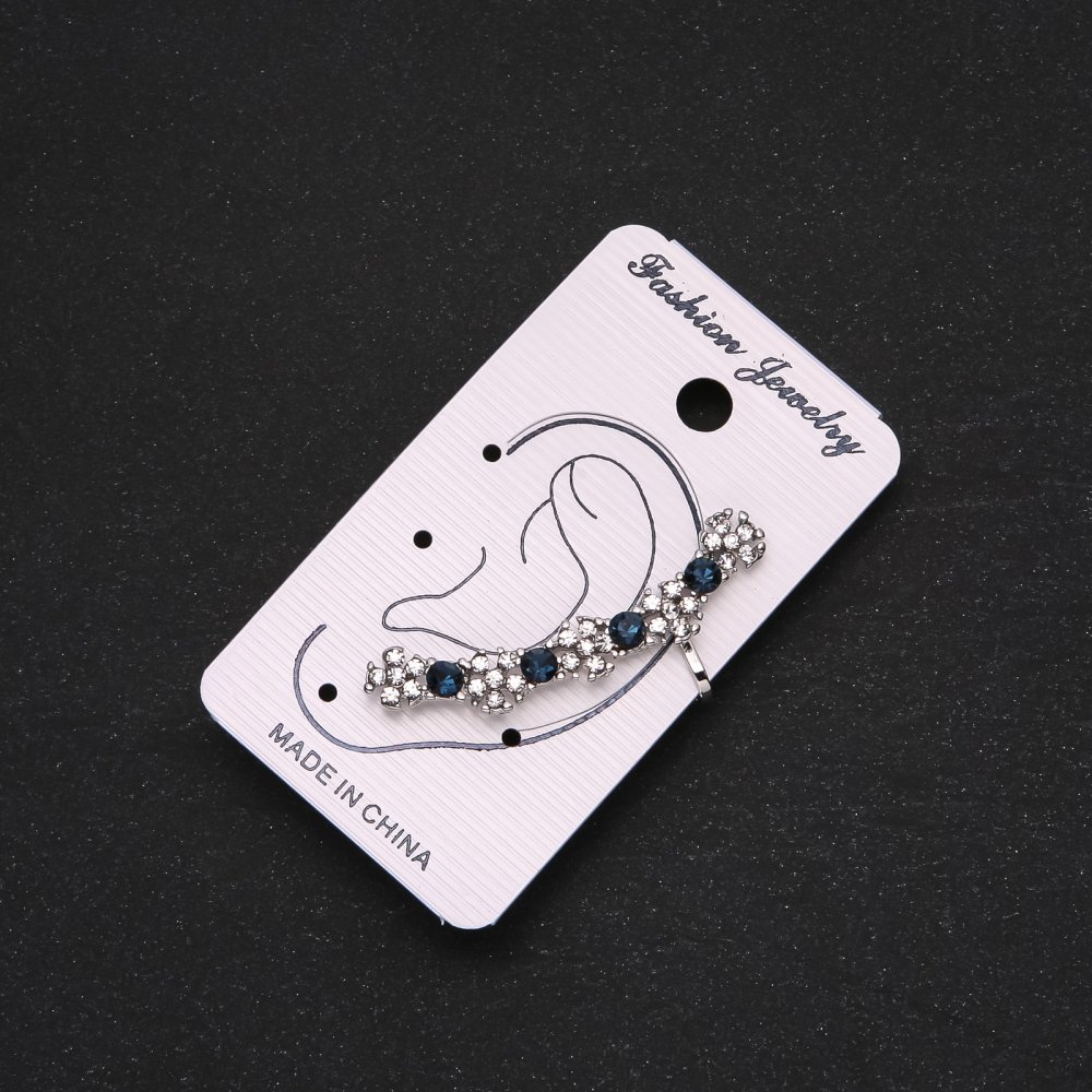 Cercei cu clips pentru urechi argintii, cu strasuri albastre și flori albe