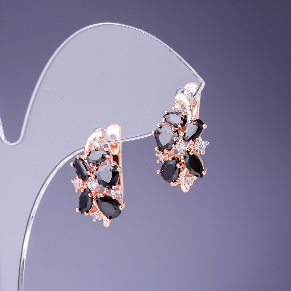 Cercei cu cristale negre, 19x10 mm, metal auriu