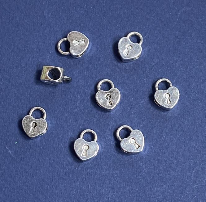 Mărgea-inserație, diametrul 10×13 mm, diametrul interior 4 mm, ambalaj 20 g +/- 12 buc