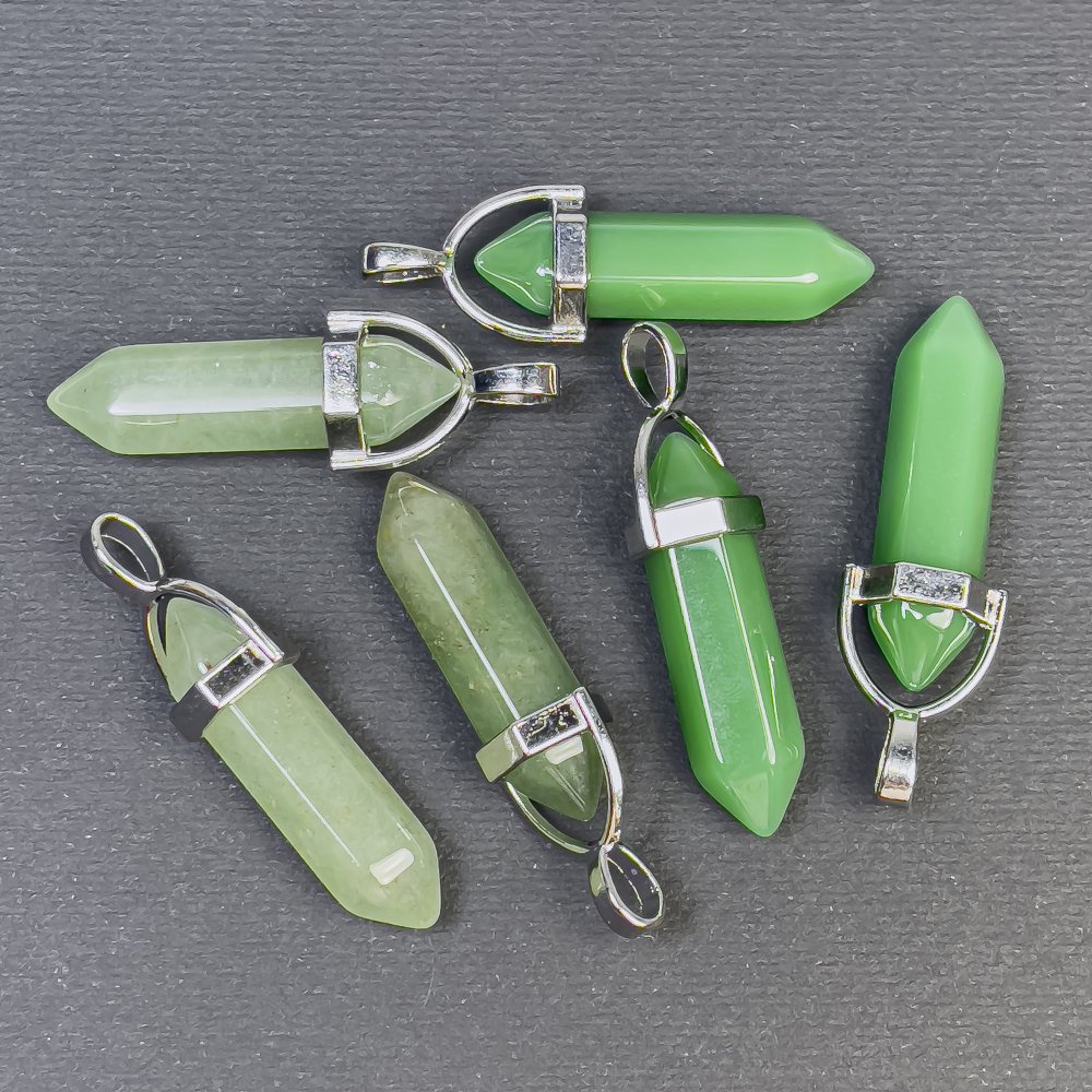 Pandantiv din nefrit hexagonal, 4 cm