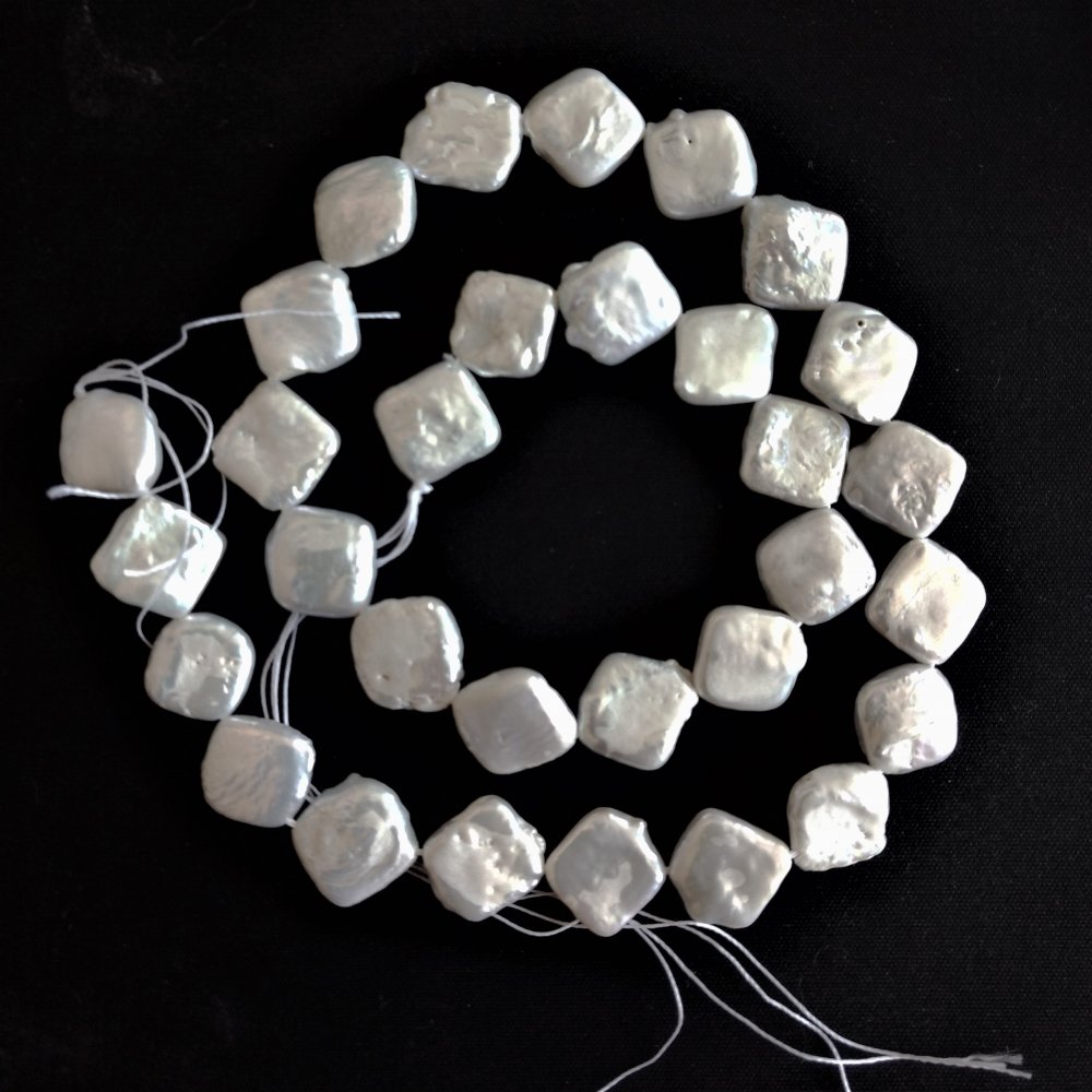 Mărgele din perle baroce naturale pe șnur, cu luciu „benzină”, nuanță caldă, diametrul 10 mm, lungime 38 cm