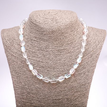 Colier din sticlă opală albă, mărgele dreptunghiulare netede, dimensiuni aproximative 10×16 mm, lungime 45 cm