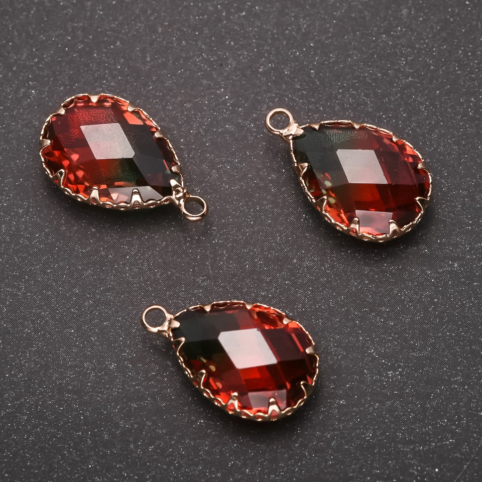 Pandantiv „Picătură” verde-roșu, ramă aurie 13×21 mm