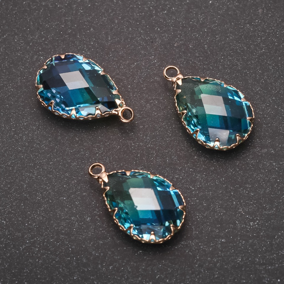 Pandantiv „Picătură” în culoare albastră, montură aurie 13×21 mm