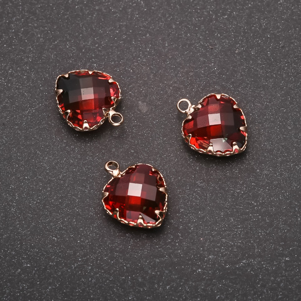 Pandantiv «Inimă» culoare roșu-verde, ramă aurie 12×15 mm