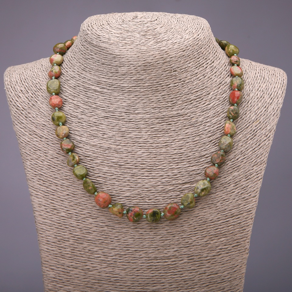 Colier din piatră naturală heliotrop, rotunjit, diametrul 8–10 mm, lungime 48 cm