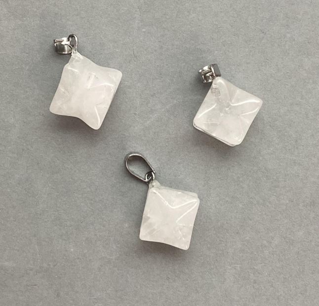 Pandantiv Merkaba din cristal de munte 10×10 mm