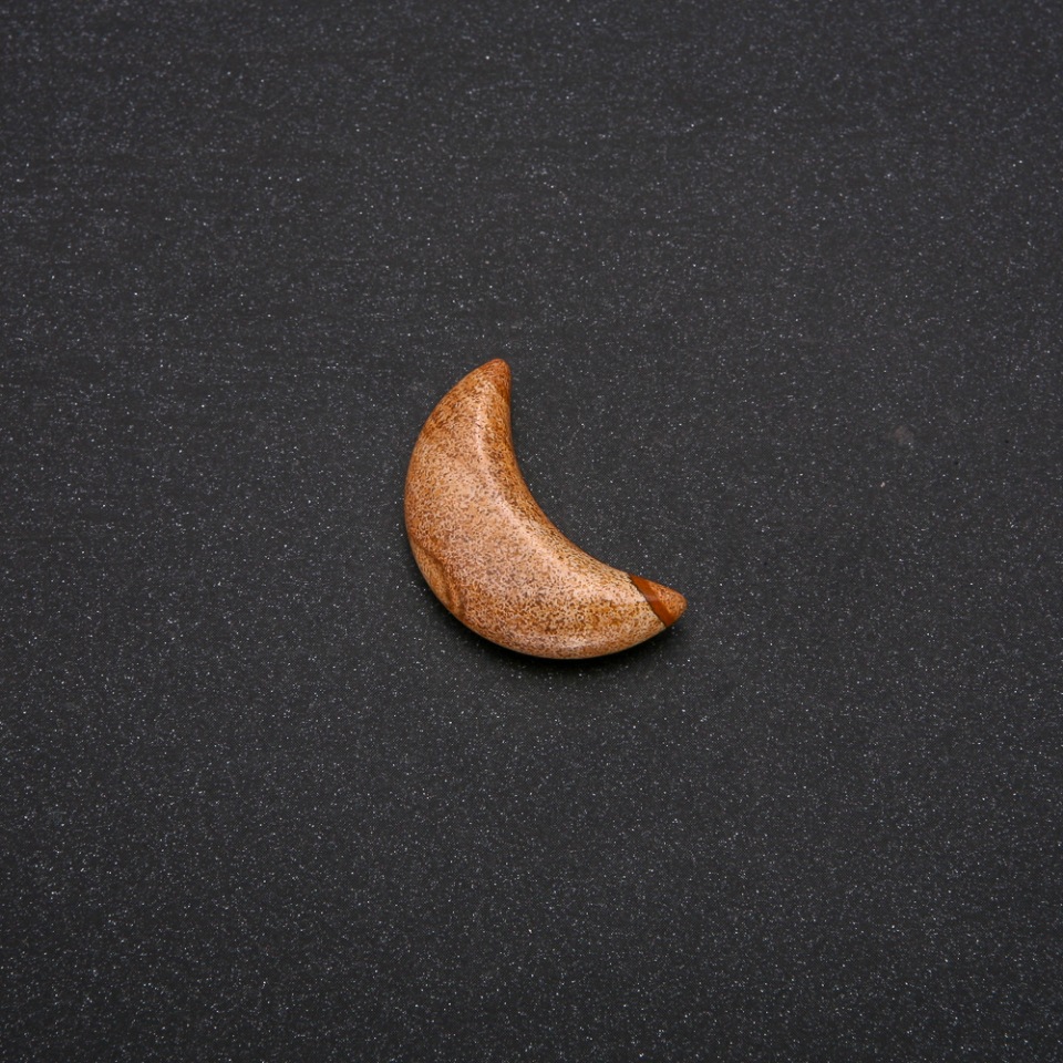 Piatră de suvenir, agat peisaj în formă de Lună, 16x30x8(±)mm