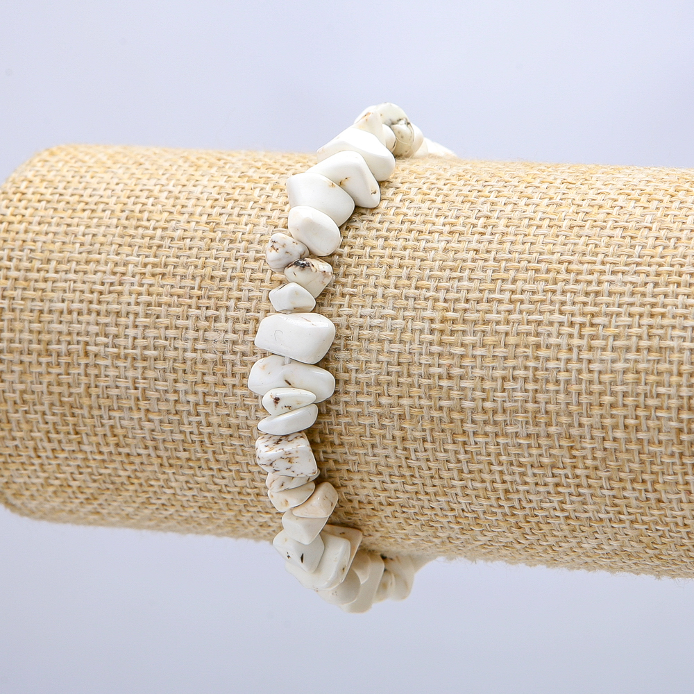 Браслет із каменю Говліт, крихта-7мм+-, обхват-18см