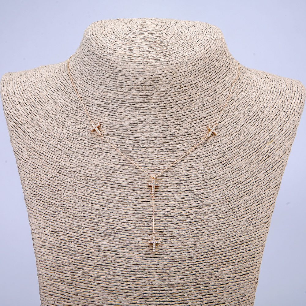 Lanț Xuping cu placare aur 18K, cu pandantive din cristale albe, grosime 0,6 mm, lungime 48–53 cm