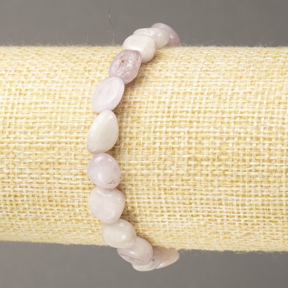 Браслет на гумці з натурального каменю Кунцит галтівка, діаметр 8х11мм+