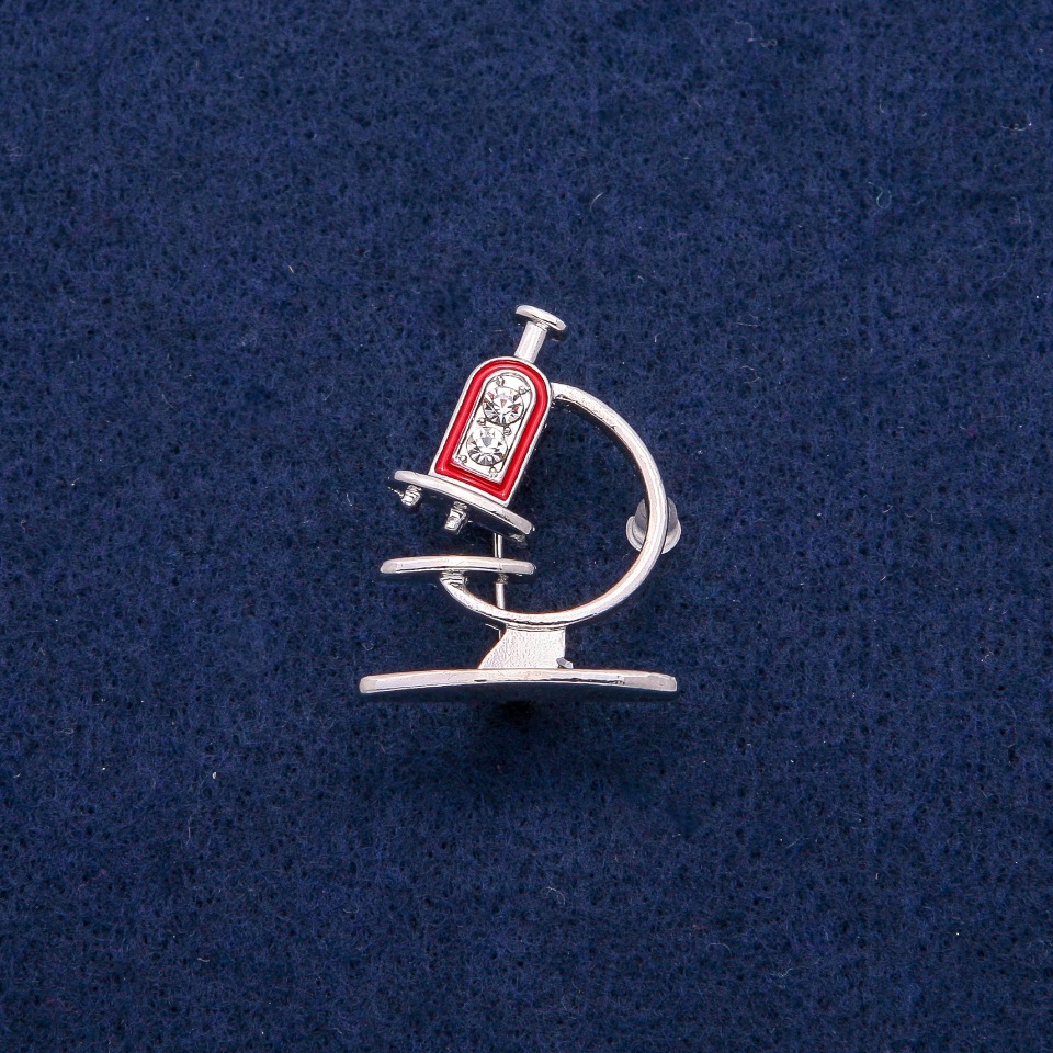 Broșă «Microscop» cu email și cristale, 24x31 mm, metal argintiu