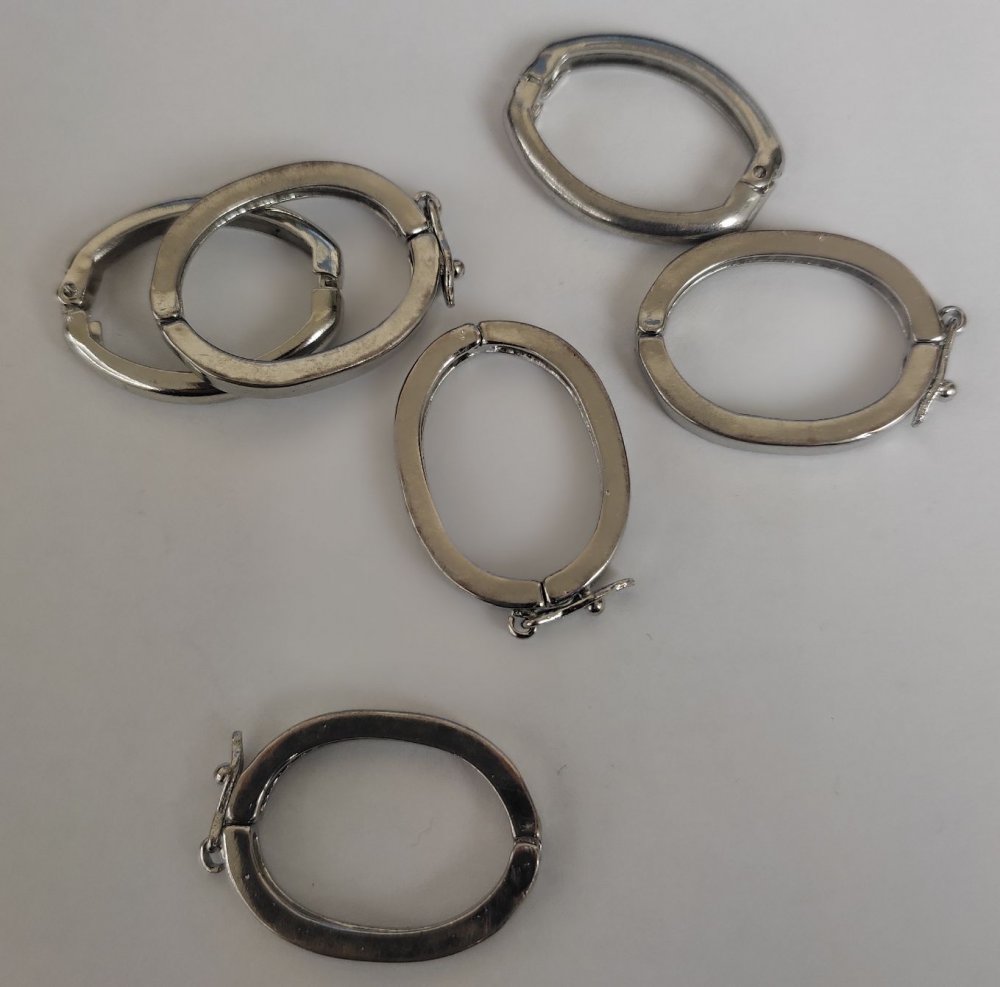 Furnitură pentru pandantiv cu închidere pe clips, culoare argintie, 29x21 mm