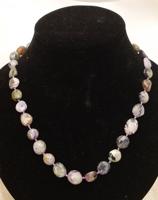 Colier din charoit natural, mărgele fațetate, diametrul 10×12 mm, lungime 50 cm