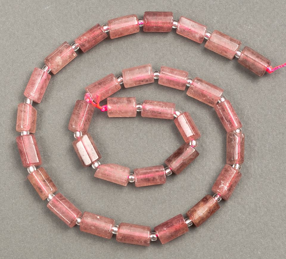 Mărgele pe șnur din piatră naturală, cuart căpșună, tăietură fațetată 11×7 mm, lungime 39 cm ±, cu mărgele de 3×2 mm