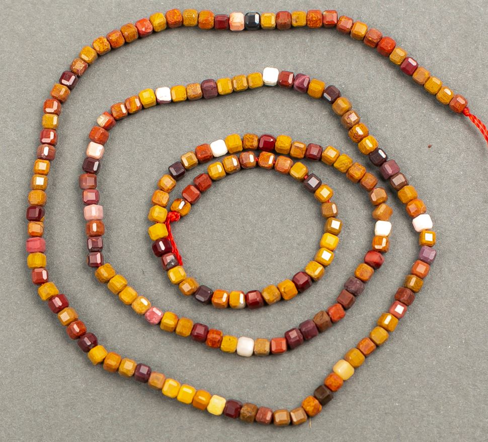 Piatră naturală Jasp Mookaite - mărgele cubice pe șnur, diametrul de 2 mm, lungime 40 cm