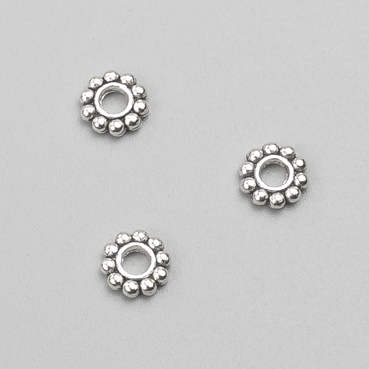 Furnitură mărgea-inserție Floare, diametru 6×1,5 mm +/- ambalaj 20 g, 84 buc., culoare metalică «argintiu»