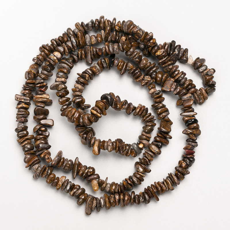 Mărgele din bronzit, piatră naturală, fragmente pe fir, diametrul 7x2 mm ±, lungime 88 cm +