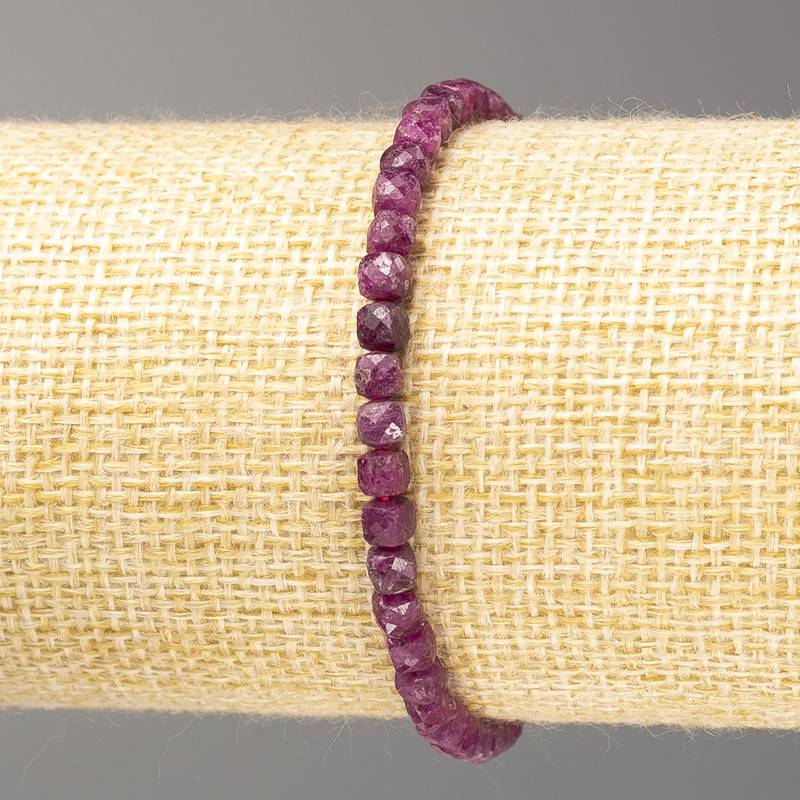 Brățară din rubin natural, mărgele cub facetate, diametrul 4 mm, lungime 18 cm (extensibil)