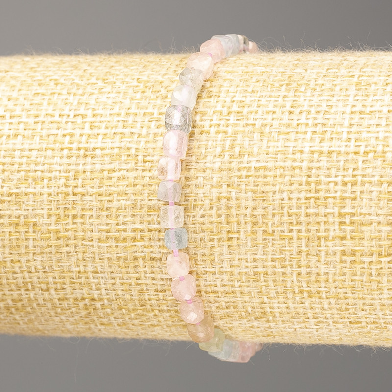 Brățară din Morganit natural, piatră tăiată în cub, 4×4 mm, lungime 18 cm (elastică)