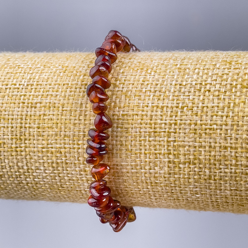 Brățară din granat gessonit, piatră naturală mărunțită, diametrul 6×3 mm, lungime 18 cm (elastică)