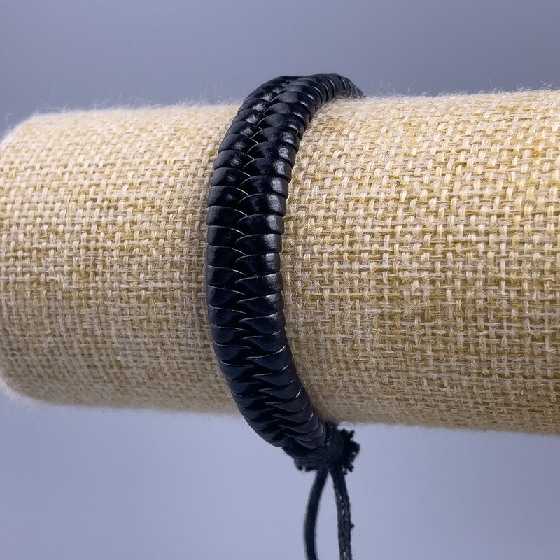 Brățară din piele ecologică neagră, lungime 18-25 cm, grosime 11 mm, cu închidere reglabilă